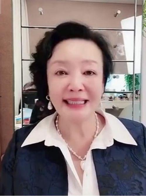 张兰爆料孩子视频,揭秘豪门育儿日常